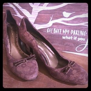 🦋BCBGIRLS 8B Brown suede 3" Leather heels NWOT